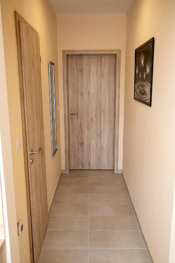 Lux Apartman Buek Exterior photo